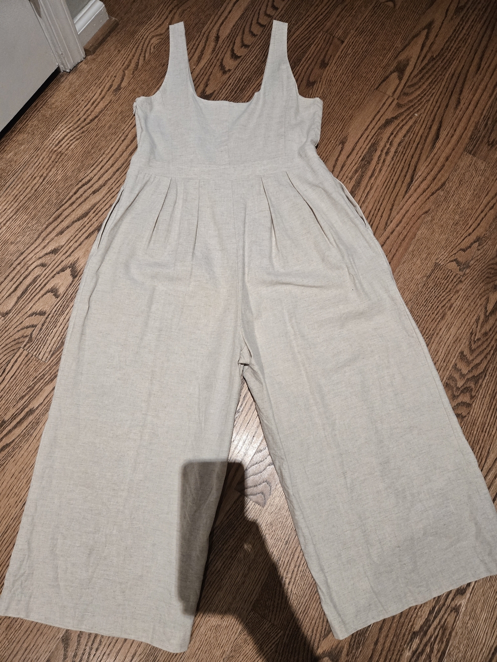 Banana Republic Sleeveless Wide-Leg Jumpsuit in Natural Beige - Size 6P - Picture 4 of 11